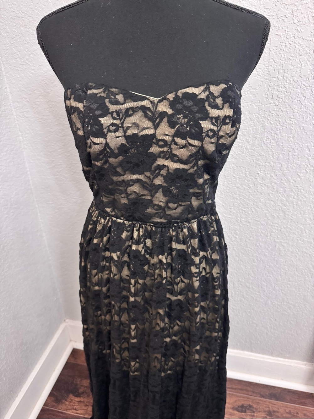 Lovely Day Black Lace Strapless Evening Gown - Picture 2 of 5